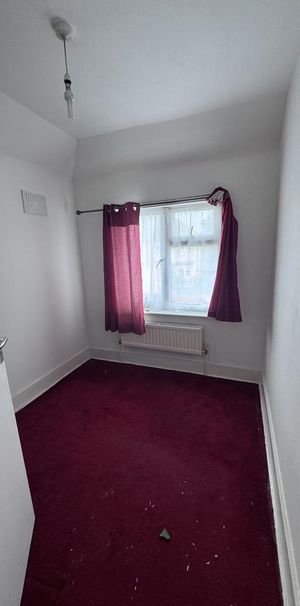 4 bedroom semi-detached house to rent - Photo 1