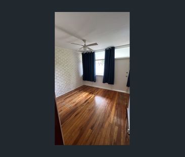 ORIGINAL SUMMER BEACH SHACK IN THE HEART OF BROADBEACH! - Photo 5