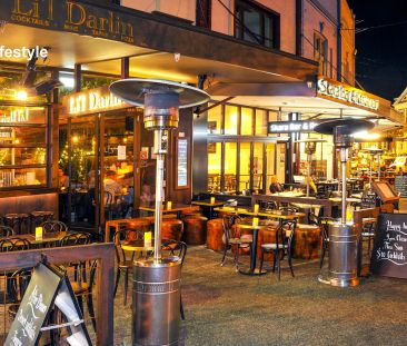 OVERSIZED CHARACTER FILLED RESIDENCE IN WALK TO EVERYTHING LOCATION - Photo 4