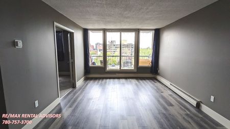 GREAT 1 BED, 1 BATH 4th-FLOOR APARTMENT W/AN UNDERGROUND PARKING STALL IN THE COMMUNITY OF CLIFF BUNGALOW - Photo 2