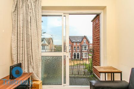 3 bed Flat for Rent - Photo 5