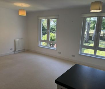 4 bedroom townhouse to rent - Photo 3