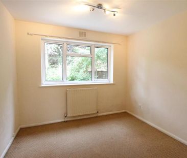 2 bedroom maisonette to rent - Photo 2