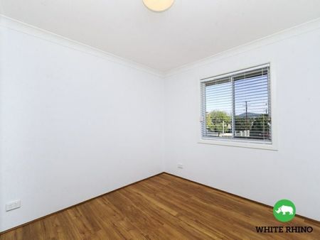 2/22 Mowatt Street, Queanbeyan - Photo 2