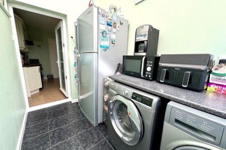 Whitemere Road, Shrewsbury - Photo 3