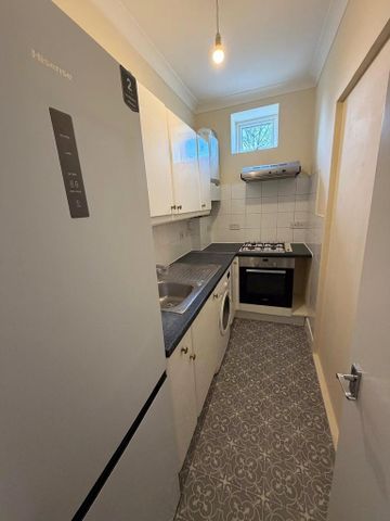 2 bedroom apartment to rent - Photo 4