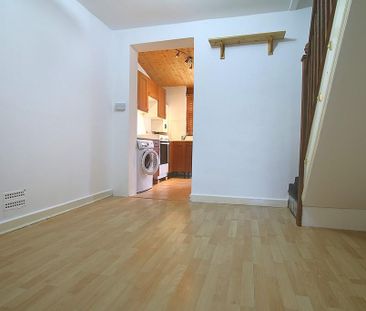 2 bedroom terraced house to rent - Photo 4