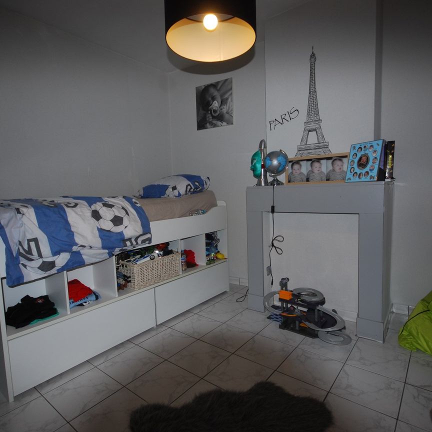 COMFORTABELE RIJWONING NABIJ CENTRUM ROESELARE - Photo 1