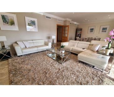 3 bedroom luxury Semidetached House for rent in Alhaurín de la Torr... - Photo 2