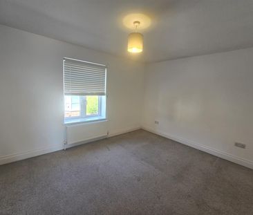 Lower Church Road, Burgess Hill RH15, London - Photo 3
