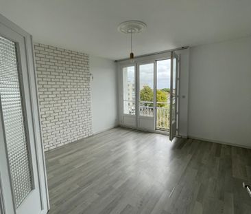A LOUER REZE CHATEAU - Appt T4 - 72 m2 - 3ème étage - calme - Photo 2