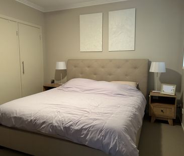 Modern two bedroom duplex - Photo 3