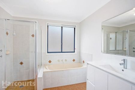 “Beautifully Presented Family Home” - Photo 3