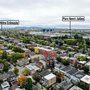 Magnifique 4 1/2 Condo Semi-Meublé avec Terrasse sur le Toit et Vue sur le Mont-Royal – Ahuntsic-Cartierville - Photo 2