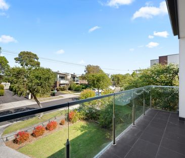 Stylish boutique living walking distance to everything - Photo 5