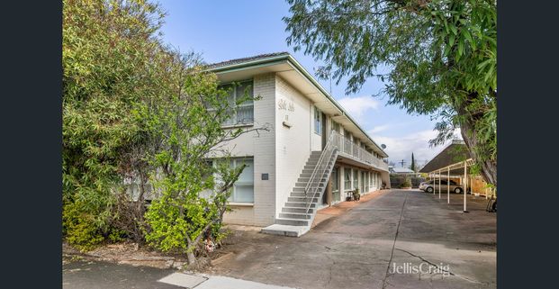 Two Bedroom Flat in Williamstown - Photo 1