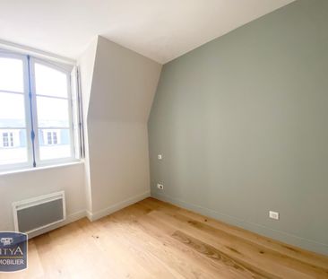 Location Appartement 2 pièces 56m² FONTENAY LE COMTE 85200 - Photo 2