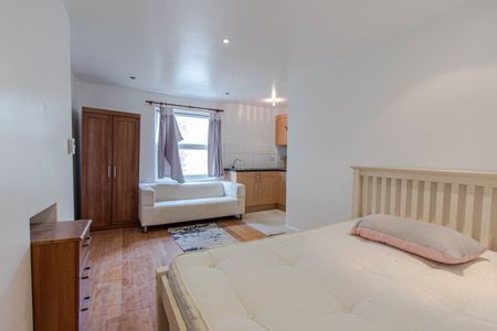 Studio Flat, Emanuel Avenue, W3 - Photo 2
