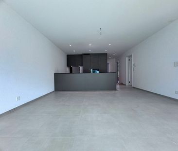 Moderne 4.5-Zimmer-Wohnung, 1. OG, mit Loggia und Wintergarten - Foto 2