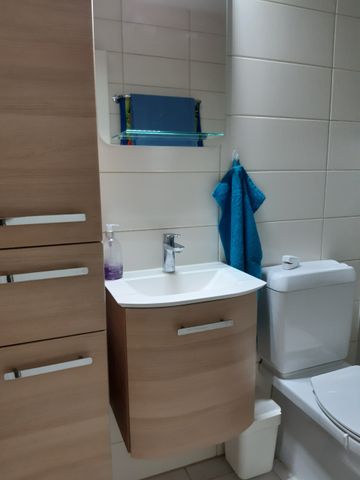 Bel appartement avec terrasse dans un cadre calme et verdoyant - Foto 3