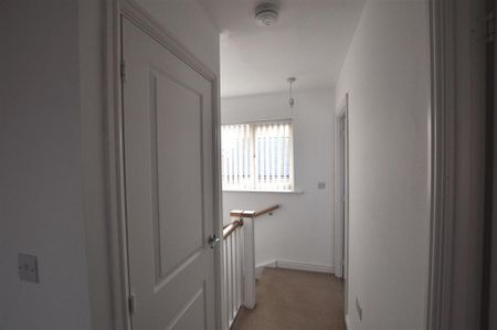 3 bedroom detached house to rent - Photo 3