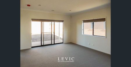 Family home in Williams Landing for rent - Photo 2