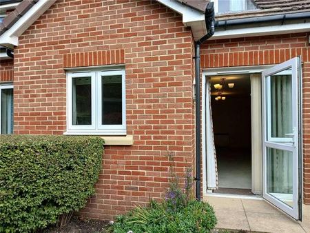 Vicarage Lane, Hailsham, East Sussex, BN27 - Photo 5
