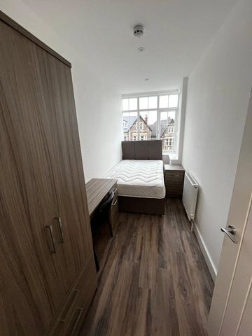 Student Properties to Let - Photo 3