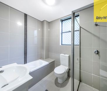 MODERN AND SPACIOUS TWO BEDROOM APARTMENT MOMENTS FROM CBD - PET FR... - Photo 5