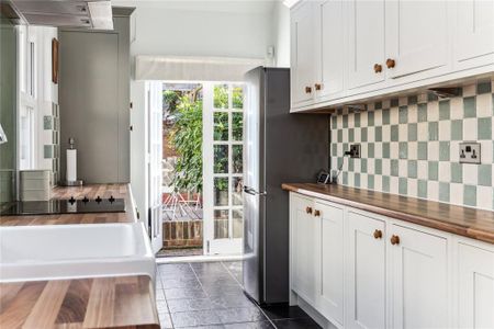 3 bedroom end of terrace house to rent - Photo 5