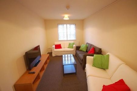 1 bedroom in a house share to rent - Photo 3