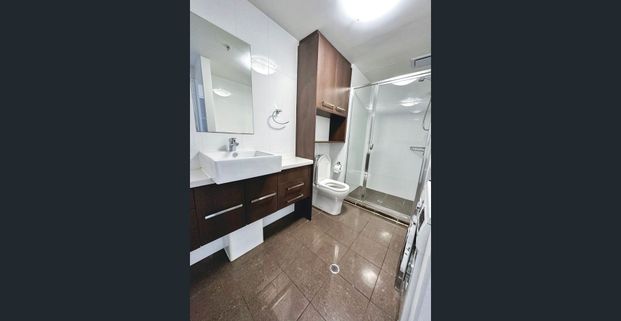 Ideal Urban Living – 2BR Fully Furnished Apartment in CBD’s East End. - Photo 1