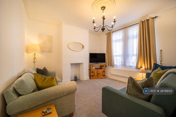 3 bedroom terraced house to rent - Photo 1