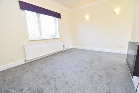 Cromwell Crescent, Pontefract - Photo 2