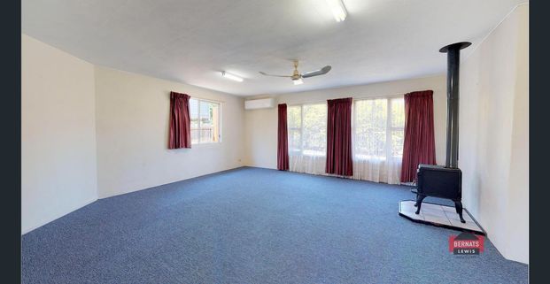 GREAT POSITION, READY TO MOVE IN!!! - Photo 1