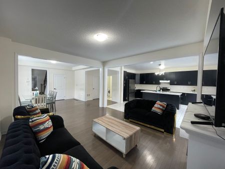 For Lease - 537 Veterans Drive, Brampton, Ontario - Photo 2