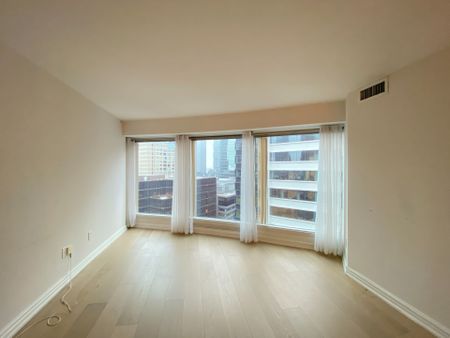 For Lease - 33 University Avenue Unit# 2307, Toronto, Ontario - Photo 5