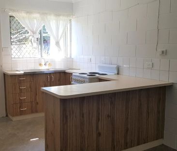 WOREE APARTMENT, IN SOUGHT AFTER LOCATION! - Photo 1