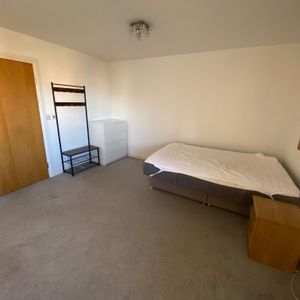 Heol Glan Rheidol, Cardiff - Photo 2