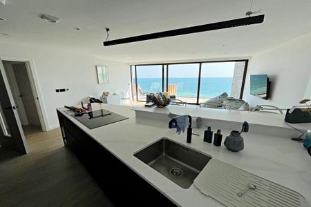 3 bedroom penthouse to rent - Photo 5