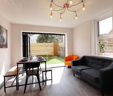 Property to rent - Photo 2