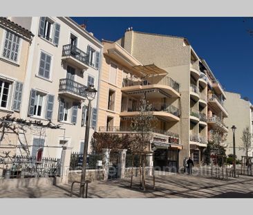 Location Appartement 1 pièce 26m² SANARY SUR MER 83110 - Photo 5