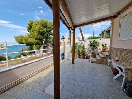 Μονοκατοικία για ενοικίαση Μπλέ Λιμανάκι (Σαλαμίνα) - Φωτογραφία 2