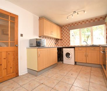 23, Rocheford Close, Leeds, West Yorkshire, LS10 2LR - Photo 4