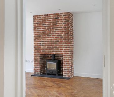 3 bedroom semi-detached house to rent - Photo 2