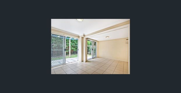 Spacious Three-Level Townhouse in Prime Gaythorne Location - Photo 1