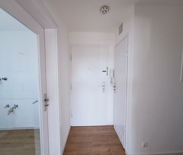 Schöne helle 2-Zimmer-Wohnung mit Balkon nähe Augsburg-Kuhsee zu ve... - Photo 1
