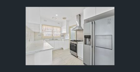 Spacious Family Home in a Prime Box Hill North Location - Photo 4