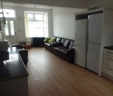 6 bedroom house to rent - Photo 2