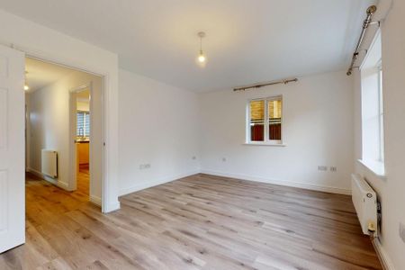 4 bedroom semi-detached house to rent - Photo 4